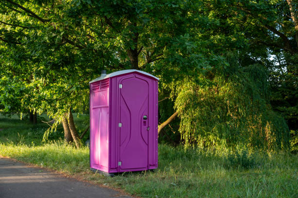 Porta potty delivery and setup in Laurens, IA